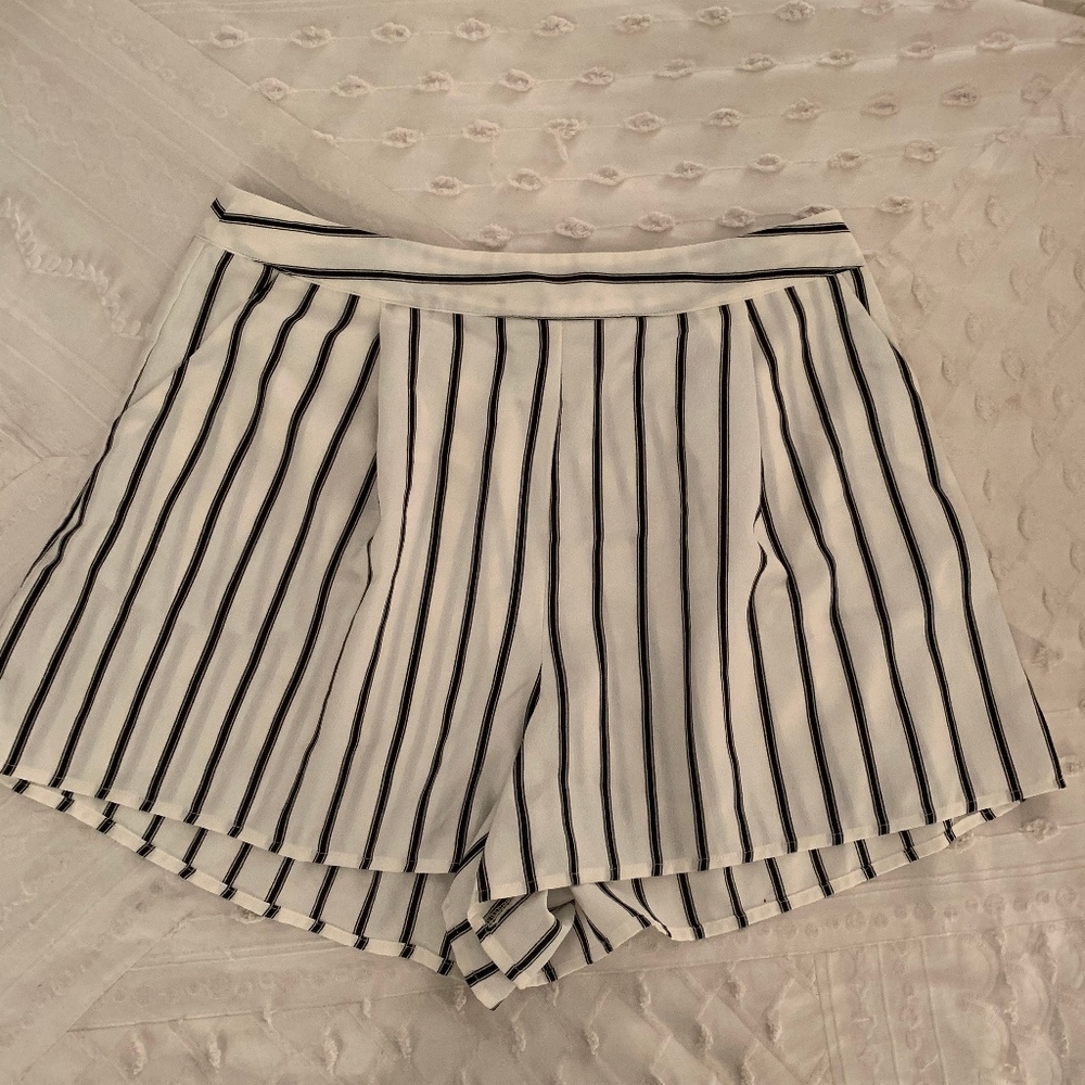Pitaya striped shorts